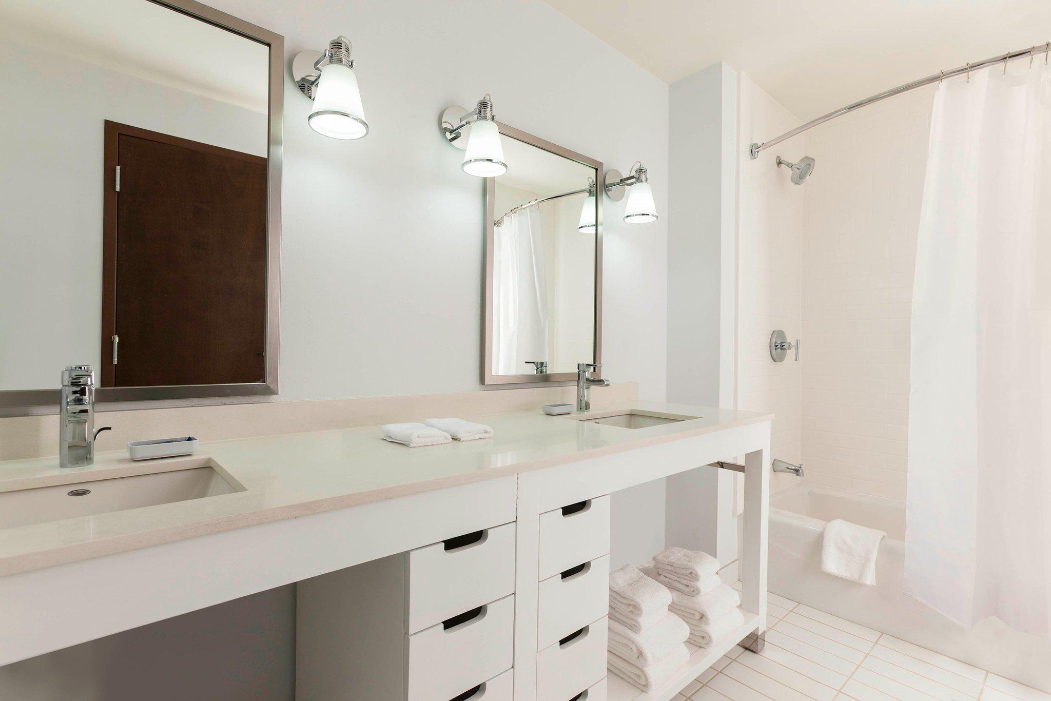 Four Points By Sheraton Seattle Airport South Des Moines Bagian luar foto